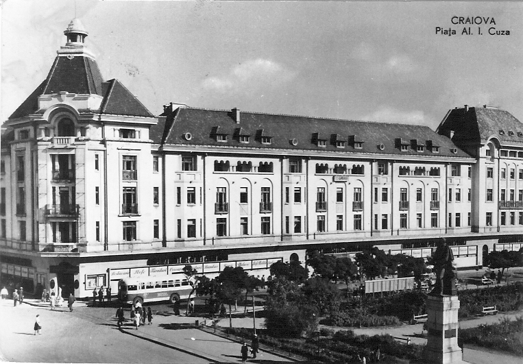 Piața Al. I. Cuza, Casa Albă